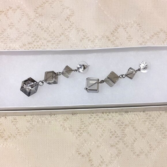 NEW Handcrafted Tan Light Gray Beads Drop Earrings Women Fashion Jewelry Gifts - Picture 2 of 4